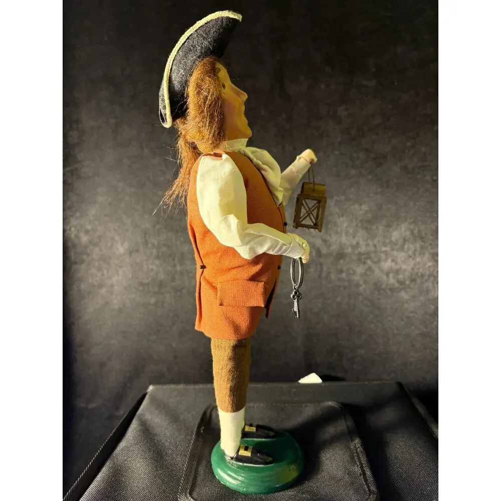 Byers Choice Williamsburg Inn Keeper Signed and Dated 2000
